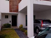 CASA EN VENTA FRACC PRIVADO JARDIN DE LAS FLORES ZONA...