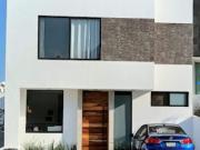 Casa en VENTA, Fracc. Punta Altozano II