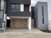 ✨CASA EN VENTA FRACC. RESIDENCIAL LOMALTA TRES MARIAS