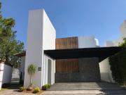 CASA EN VENTA FRACC. RINCON DEL PARAISO, ALTOZANO, MORELIA