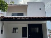 CASA EN VENTA, FRACC TERRANOVA, 3 NIVELES, 3 RECS +...