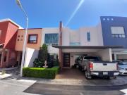 Casa en Venta – Fraccionamiento Arboledas de Saint...