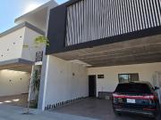 CASA EN VENTA, FRACCIONAMIENTO ARIA SOBRE EL BLVD...