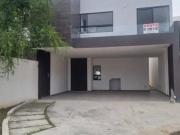 CASA EN VENTA FRACCIONAMIENTO GUAXUCO