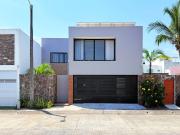 CASA EN VENTA FRACCIONAMIENTO LAS PALMAS, MEDELLIN, VERACRUZ