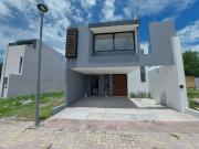 Casa en venta – Fraccionamiento Maranta