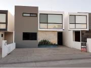 CASA EN VENTA FRACCIONAMIENTO PRIVADO EN MILENIO III...