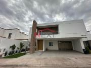 CASA EN VENTA FRACCIONAMIENTO PUENTE REAL, SECCIÓN ALMERÍA