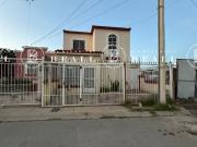 CASA EN VENTA FRENTE A PARQUE AL NORTE DE LA CIUDAD...