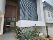 Casa en Venta Frente a parque en Bosques del Rejón