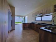 CASA en VENTA frente a Parque en CASA FUERTE El Alcazar