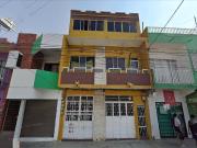 Casa en venta frente al mercado San Roque zona comercial