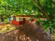 Casa en Venta, Garcia Gineres en Esquina cerca de Av Colon