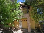 CASA EN VENTA GONNET 2 DORMITORIOS