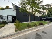 CASA EN VENTA GONNET 5 DORMITORIOS