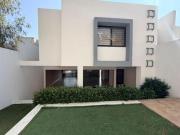 CASA EN VENTA GRAN JARDIN CON 4 RECAMARAS 5 BAÑOS 3...