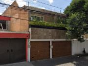 CASA EN VENTA – GRAN OPORTUNIDAD Riobamba 945,...