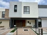 CASA EN VENTA, HABITACIONES AMPLIAS, ZIBATÁ, QUÉRETARO