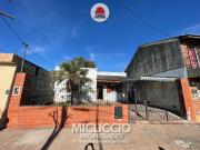 Casa en venta, Hipólito Yrigoyen 188, a metros de Av. 25...