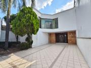 Casa en VENTA ideal para OFICINAS o CONSULTORIOS