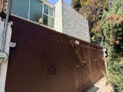 CASA EN VENTA IDEAL PERSONA MAYOR!