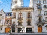 Casa en venta. Imponente Petit Hotel de 4 plantas....