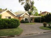 Casa en venta jardin pileta Barrio Privado El Aromo