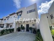 Casa en Venta Jardines de Mayakobá