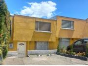 CASA EN VENTA jARDINES DEL BOSQUE, 120M2 U$S 72.800