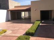 CASA EN VENTA JURICA