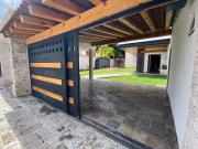 CASA EN VENTA JURICA