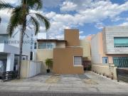 Casa en Venta Juriquilla, Cuarto de Servicio, Terraza,...