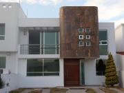 Casa en Venta Juriquilla, Estudio, Cuarto de Servicio,...