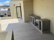 Casa en Venta Juriquilla, Recámara en P/B, Sala Doble Altura