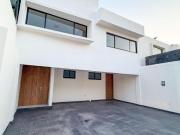 Casa en venta La Carcaña Fraccionamiento cerrado