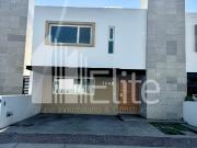 CASA EN VENTA LA CONDESA JURIQUILLA CON CUARTO DE SERVICIO