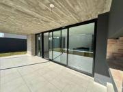 Casa en venta La luisita dormitorio en planta baja piscina