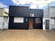 CASA EN VENTA LA PLATA 2 DORMITORIOS