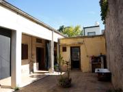 CASA EN VENTA LA PLATA 2 DORMITORIOS CON COCHERA