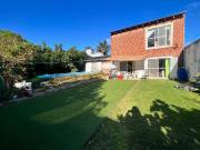 CASA EN VENTA LA PLATA 2 DORMITORIOS CON JARDIN