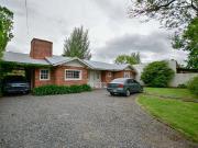 CASA EN VENTA LA PLATA 3 DORMITORIOS