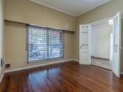 CASA EN VENTA LA PLATA 3 DORMITORIOS COCHERA