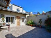 CASA EN VENTA LA PLATA 3 DORMITORIOS Y COCHERA