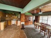 Casa en venta La Plata a refaccionar con gran lote