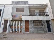 CASA EN VENTA LA PLATA DE 3 DORMITORIOS COCHERA