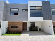 Casa en venta la Radial a 3 min de la UVM