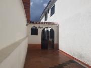 Casa en Venta La Trinidad, 2 Niveles, 330m² C / 227m² T...
