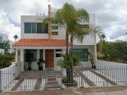 CASA EN VENTA Lago Yuriria 303, Cumbres del Lago,...