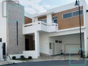 CASA EN VENTA LAGOS DEL VERGEL ZONA CARRETERA NACIONAL...