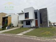 CASA EN VENTA LAGUNAS DE MIRALTA